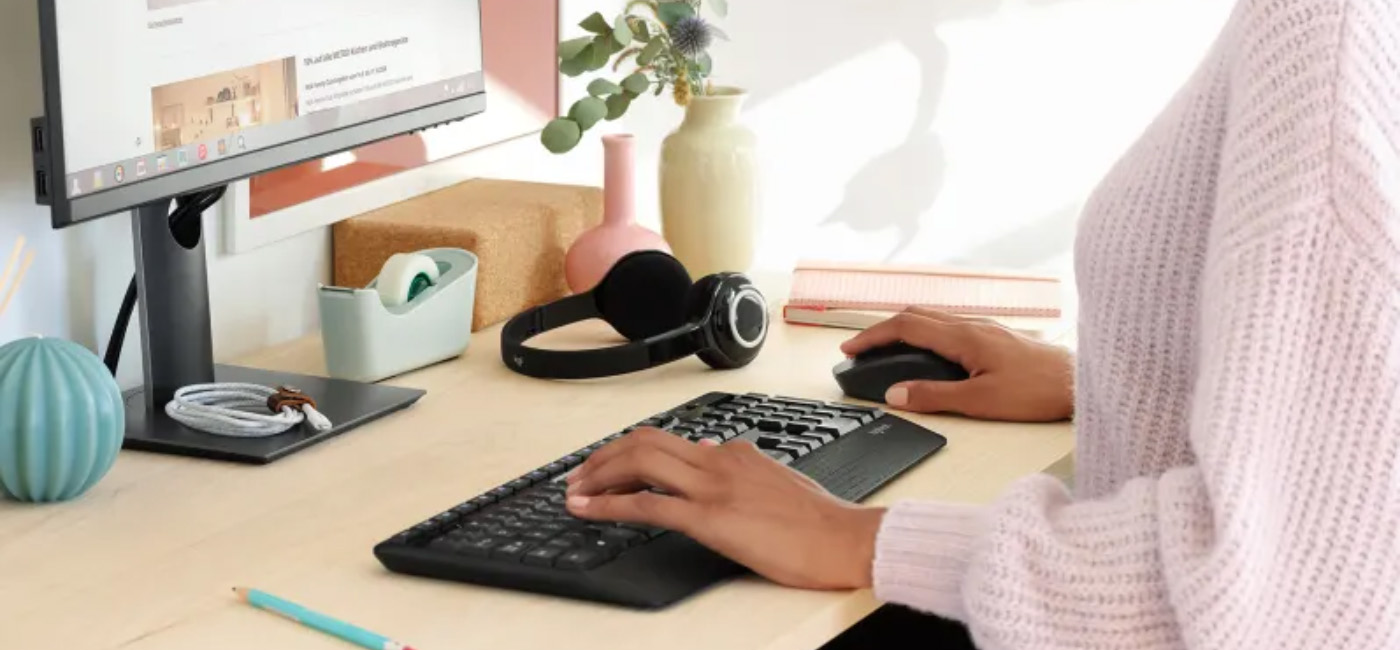 Logitech M331 Silent Wireless Mouse